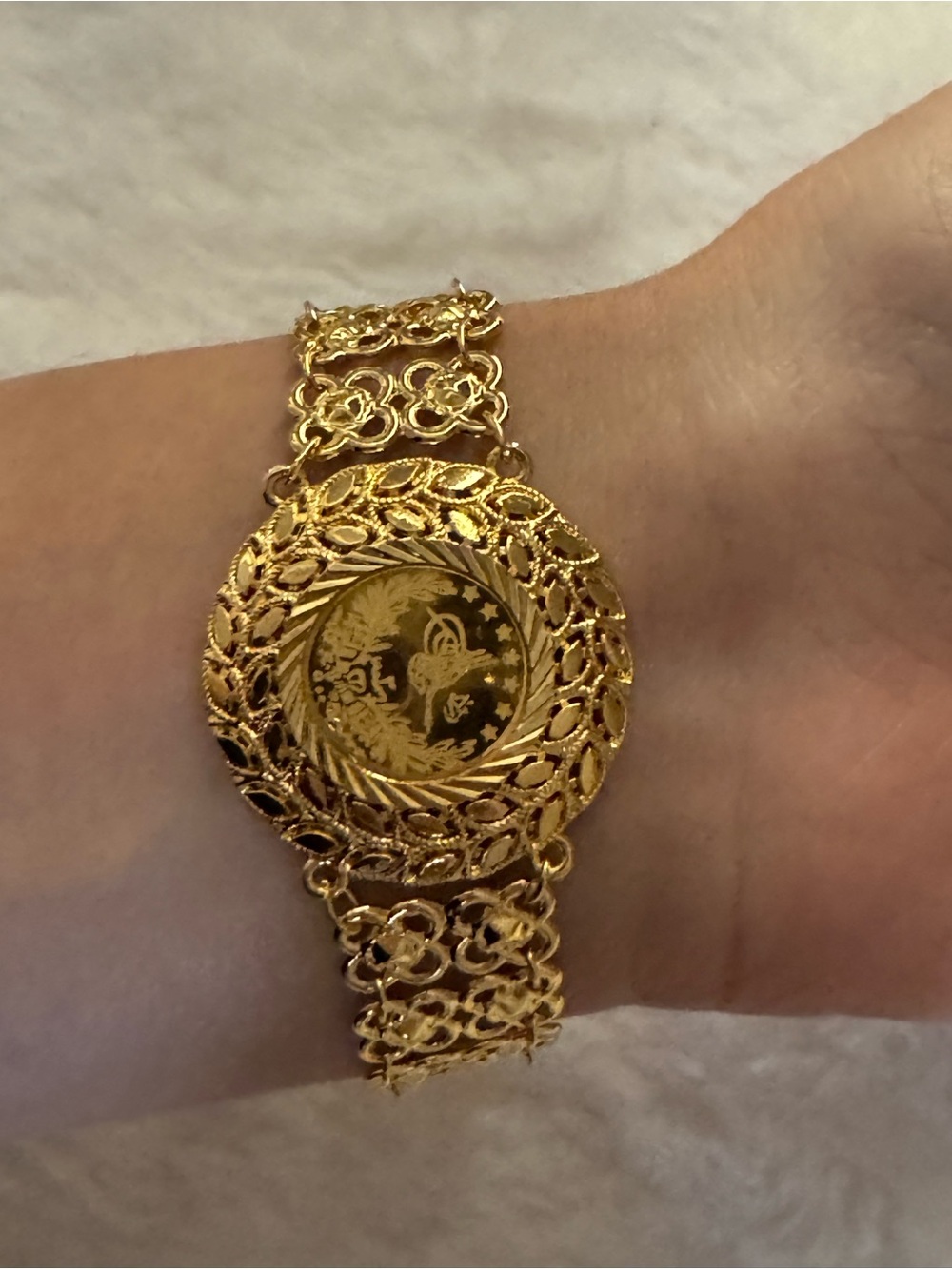 Gold Filigree Women's Bracelet Watch - Elegant Gold Tone